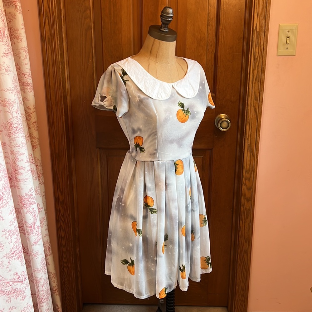 EUC vintage peach and stars pattern dress size medium